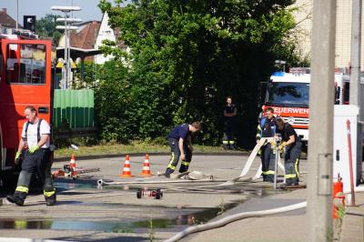 Starke Rauchentwicklung in der alten Lederfabrik in Schondorf